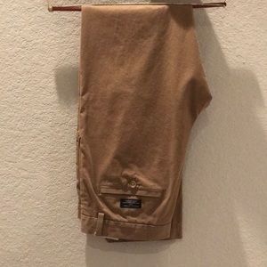 Banana Republic Aiden Chinos. ONLY WORN 2 TIMES.